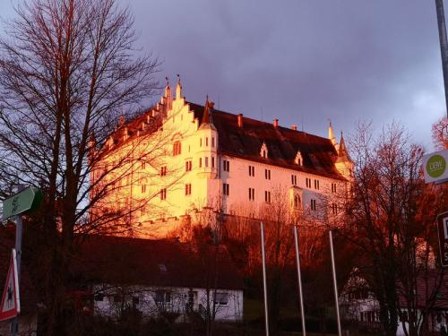 Schloss-in-Morgensonne